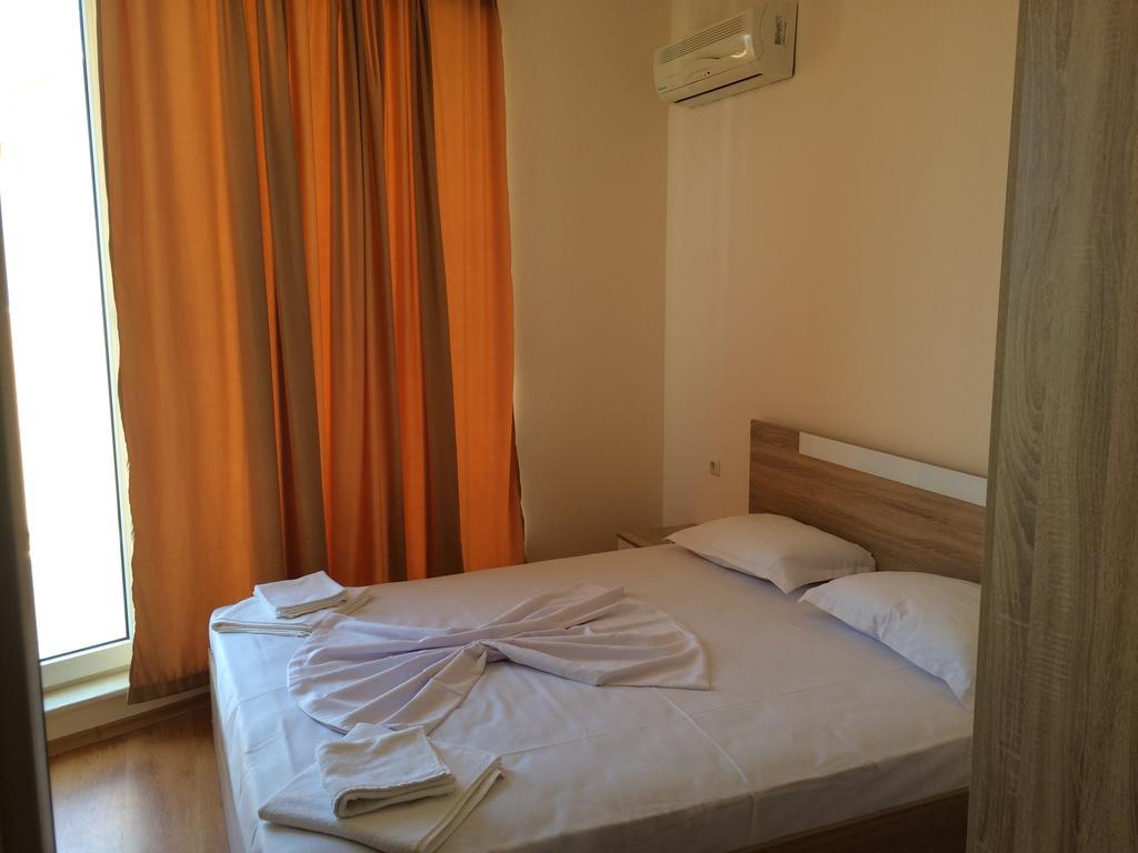Golden Sea View Apartments Pomorie Exterior foto
